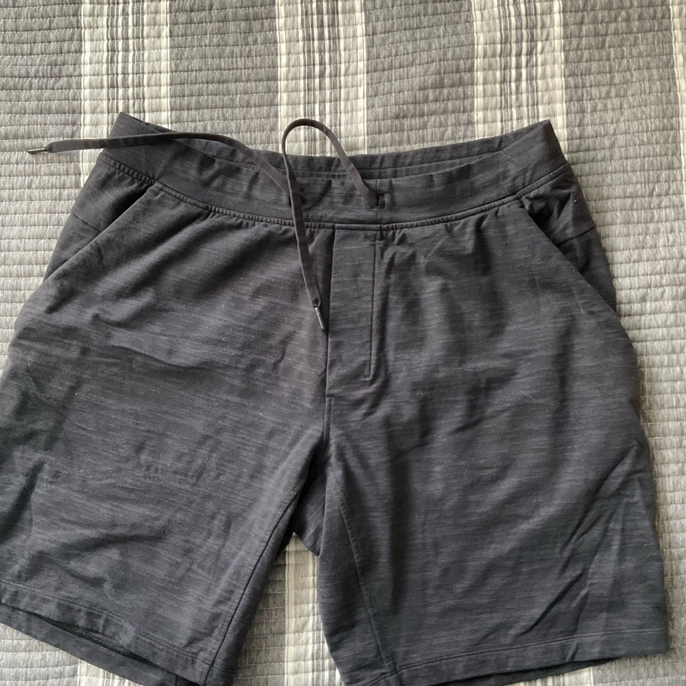 Lululemon Athletica Gray Athletic Shorts Lightweight Elastic Waist